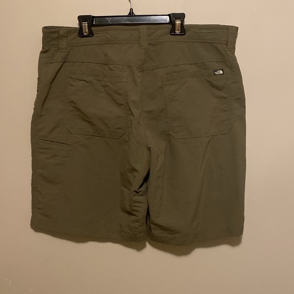 The North Face Shorts. Khaki Green. Size 38. Length: 20.5”. - Picture 4 of 7